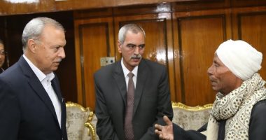محافظ قنا يُكرم الأب المثالى على مستوى الجمهورية