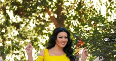سمية الخشاب تتجاهل انفصالها عن أحمد سعد.. وتظهر بالأصفر