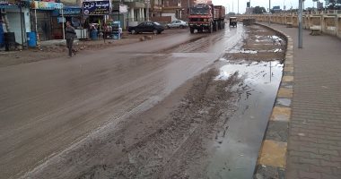 صور.. أمطار غزيرة بقرى ومراكز كفر الشيخ وتوقف حركة الصيد بميناء البرلس