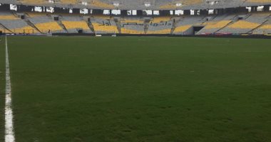 فيديو.. طاقم التحكيم الرومانى يصل ملعب القمة 117 