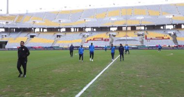 فيديو وصور.. "كباتن" الزمالك يتفقدون ملعب القمة قبل مواجهة الأهلى