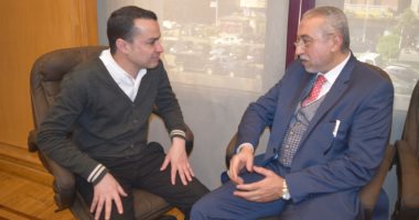 رئيس شعبة الملابس بالغرفة التجارية: حجم إنتاج الملابس يكفى السوق بنسبة 150 % وتراجع المبيعات 15% لتحرك الأسعار.. ويؤكد: وقف تسجيل المصانع المورد بمثابة منع للمنافسة وهناك تعتيم حول عددها