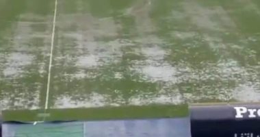 برج العرب يستعين بشفاطات المياه لتجهيز الملعب لقمة الأهلى والزمالك