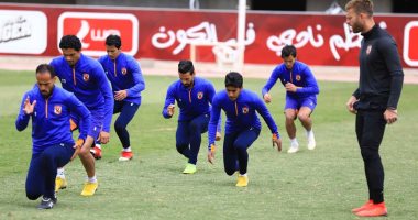 مستبعدو الأهلي يرفعون شعار "اتقدم" فى مران التتش.. صور