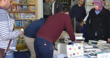  إقبال جماهيرى على معرض الإسكندرية للكتاب بعد إعادة تأهيله  