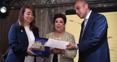 الصيد يكرم سيداته بحضور وزيرة التضامن ورجاء الجداوى.. صور