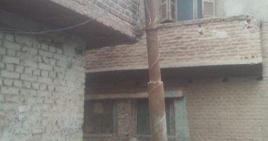 شكوى من ملاصقة عمود إنارة لمنزل مواطن بالشرقية