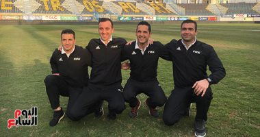 صور.. الطاقم البرتغالى يعاين بتروسبورت قبل موقعة الزمالك وسموحة