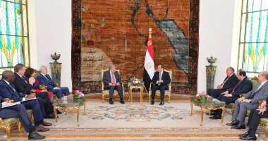 الأمين العام للأمم المتحدة عقب لقاء الرئيس السيسي: مصر تلعب دورا أساسيا فى المنطقة لتحقيق الأمن والسلام.. جوتيريش: مرتفعات الجولان أرض سورية محتلة.. ويكشف: عقد قمة بنيروبى لمناقشة جهود محاربة الإرهاب بأفريقيا