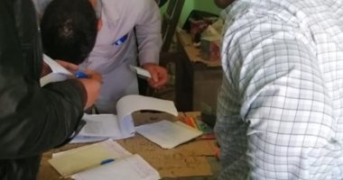صور.. تموين الأقصر تضبط نصف طن دقيق مدعم فى حملة على الأسواق