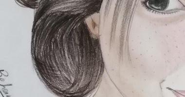 "ريهام" تشارك برسومات ولوحات فنية تظهر موهبتها