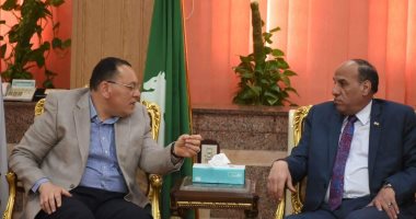 "العربية للتصنيع" تبحث مع محافظ الشرقية زيادة التعاون فى المشروعات 