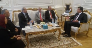 وزير التعليم العالى يستقبل مسئولى التعليم بعدد من الدول العربية 