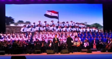 صور.. كورال أطفال مصر يشدو بأجمل الأغانى مع كبار الفنانين فى حفل يوم اليتيم