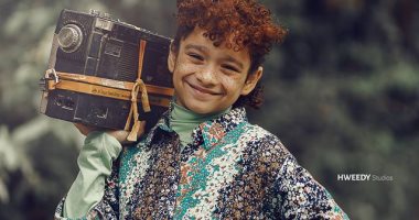 يخلق من الشبة أربعين.. حزلقوم يظهر فى فوتوسيشن يقلب السوشيال ميديا