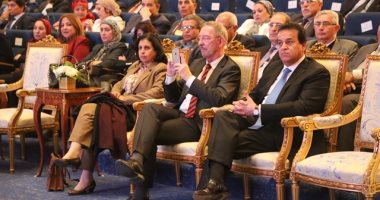 وزير التعليم العالى يشهد الجلسة النقاشية حول الاقتصاد القائم على المعرفة