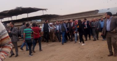 صور.. وزير الزراعة يتفقد أكبر محطة لانتاج الألبان و التسمين بالشرقية