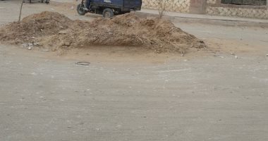 قارئ يشكو تراكم مخلفات عقب إصلاح ماسورة بشارع الخزان بحدائق الأهرام