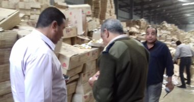 ضبط 200 طن بسكويت خاص بالمدارس منتهى الصلاحية فى مخزن بالخانكة