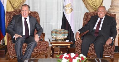 وزير الخارجية يستقبل نظيره الروسى فى قصر التحرير.. ومؤتمر صحفى بعد قليل 