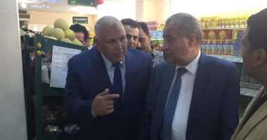 جولة وزير التموين تكشف توافر السلع الغذائية فى الوادى الجديد 