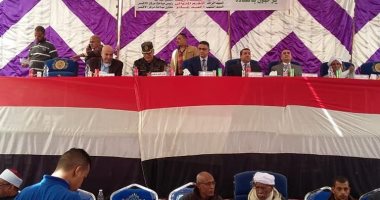صور.. مدير أمن الأقصر ورئيس مدينة الطود يشهدان صلح وإنهاء خصومة ثأرية بين عائلتين بمنطقة نجع العرب
