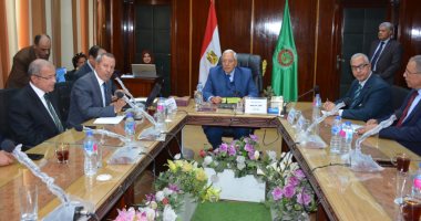 محافظ الدقهلية: أنا غير راضى عن المستوى الذى وصلت إليه مستشفى طلخا وحميات المنصورة 
