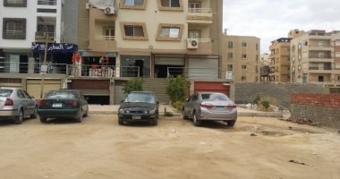 صور.. شكوى من غلق شارع بالمقطم ومنع مرور السيارات به