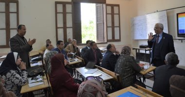 "التعليم" تتابع سير عملية تدريب المعلمين على التقدير الإلكتروني