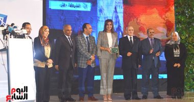 وزيرة الهجرة: "الشعب المصرى غيور على بلده ولما بيشتغل بيشتغل"