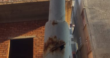 كابل كهرباء ملامس لعمود وبميت سلسيل فى الدقهلية والأهالى معرضون للصعق