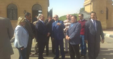صور.. محافظ القاهرة يتابع أعمال تطوير محيط استاد الدفاع الجوى
