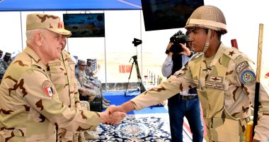 الفريق محمد فريد يشهد إحدى مراحل المناورة  " بدر  2019 " بالجيش الثالث 