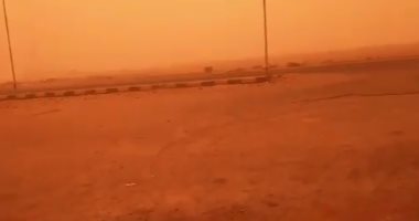 قارئ يشارك "صحافة المواطن" بصور لعاصفة رملية على طريق القاهرة -الغردقة