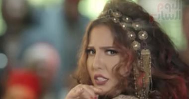 مى كساب تؤجل طرح كليب "يا نحلة" أسبوع.. اعرف السبب 