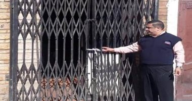 غلق وتشميع محال تجارية ومقاهي غير مرخصة بحى شرق مدينة أسيوط