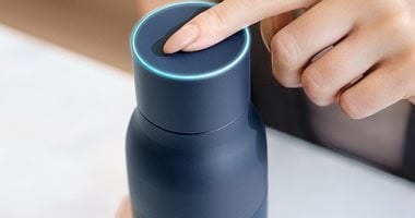 شركة أمريكية تطور أول زجاجة مياه ذاتية التنظيف فى العالم