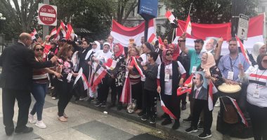 فيديو.. نشيد "قالوا إيه" يشعل حماس الجالية المصرية أمام البيت الأبيض
