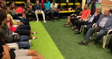 رئيس المقاولون العرب يجتمع باللاعبين ويطالبهم بالمركز الرابع 