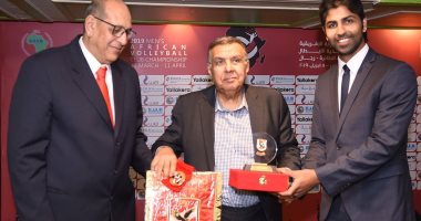 صور.. الأهلي يكرم الفرق المشاركة في بطولة أفريقيا للطائرة