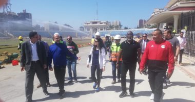 صور.. نائب رئيس الكاف يتفقد استاد الإسكندرية بصحبة عامر حسين