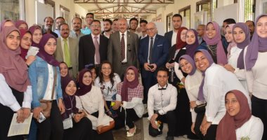 جامعة أسيوط تستعرض التراث الشعبى للوادى الجديد فى معرض للفن التشكيلى
