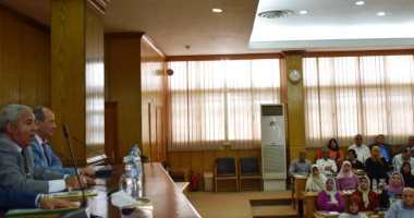 محافظ أسوان يناقش استعداد 230 مركزا انتخابيا للاستفتاء على التعديلات الدستورية