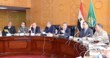 محافظ الإسماعيلية ومدير الأمن يناقشان تأمين الاستفتاء على الدستور