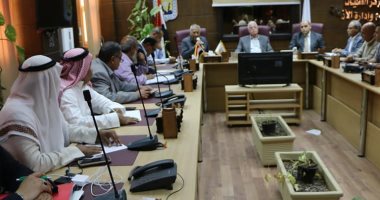 محافظ جنوب سيناء يعقد الاجتماع التحضيرى لإفتتاح مضمار الهجن الدولى بشرم الشيخ