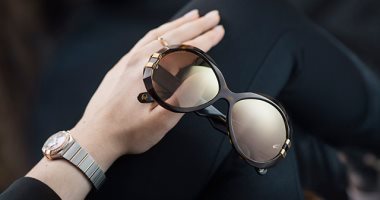 بدل مايترمى.. استخدام البلاستيك المعاد تدويره فى صنع النظارات الشمسية برومانيا
