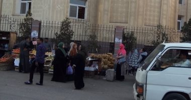 شكوى من انتشار الباعة الجائلين بميدان النصر فى الشرقية