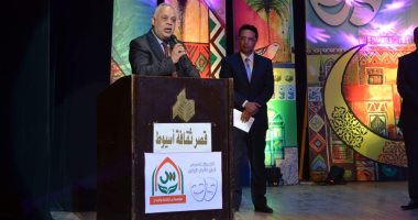 أشرف زكى يفتتح مهرجان مسرح الجنوب.. صور