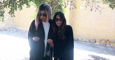 للمرة الأولى.. ابنة ناهد الشريف تزور قبرها بصحبة بوسى شلبي