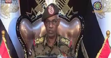 فيديو.. تنحى بن عوف رئيس المجلس العسكرى بالسودان.. والبرهان يتولى المهام
